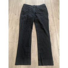 Elie Tahari woman’s dress pants used in good condition. Made out of 58% virgin w