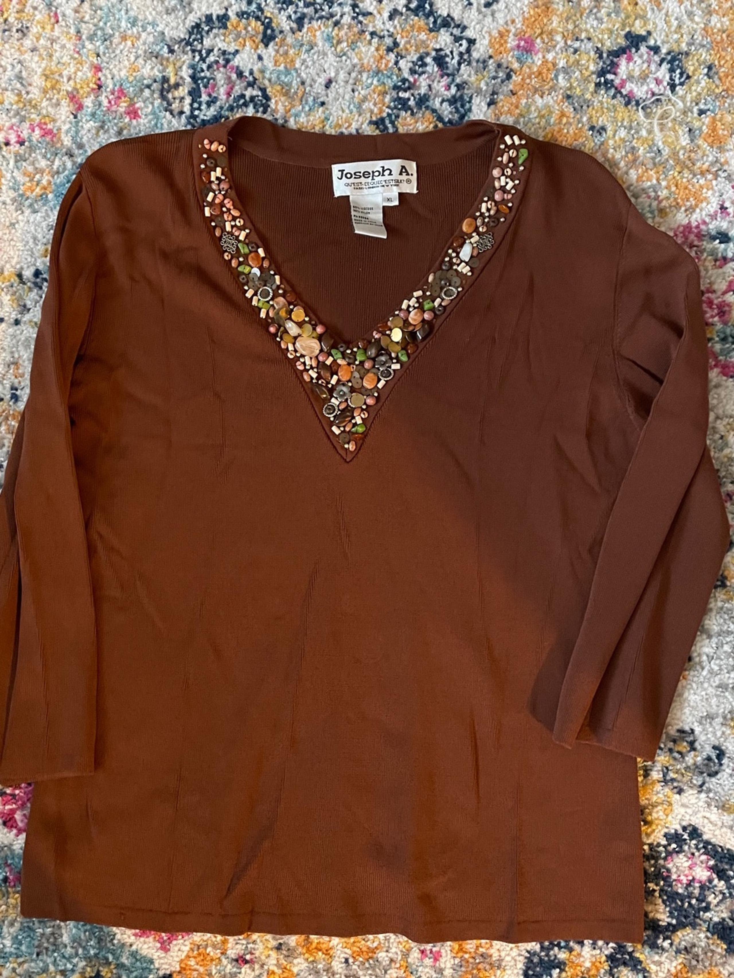 Joseph A. brown viscose knit top.  Size XL