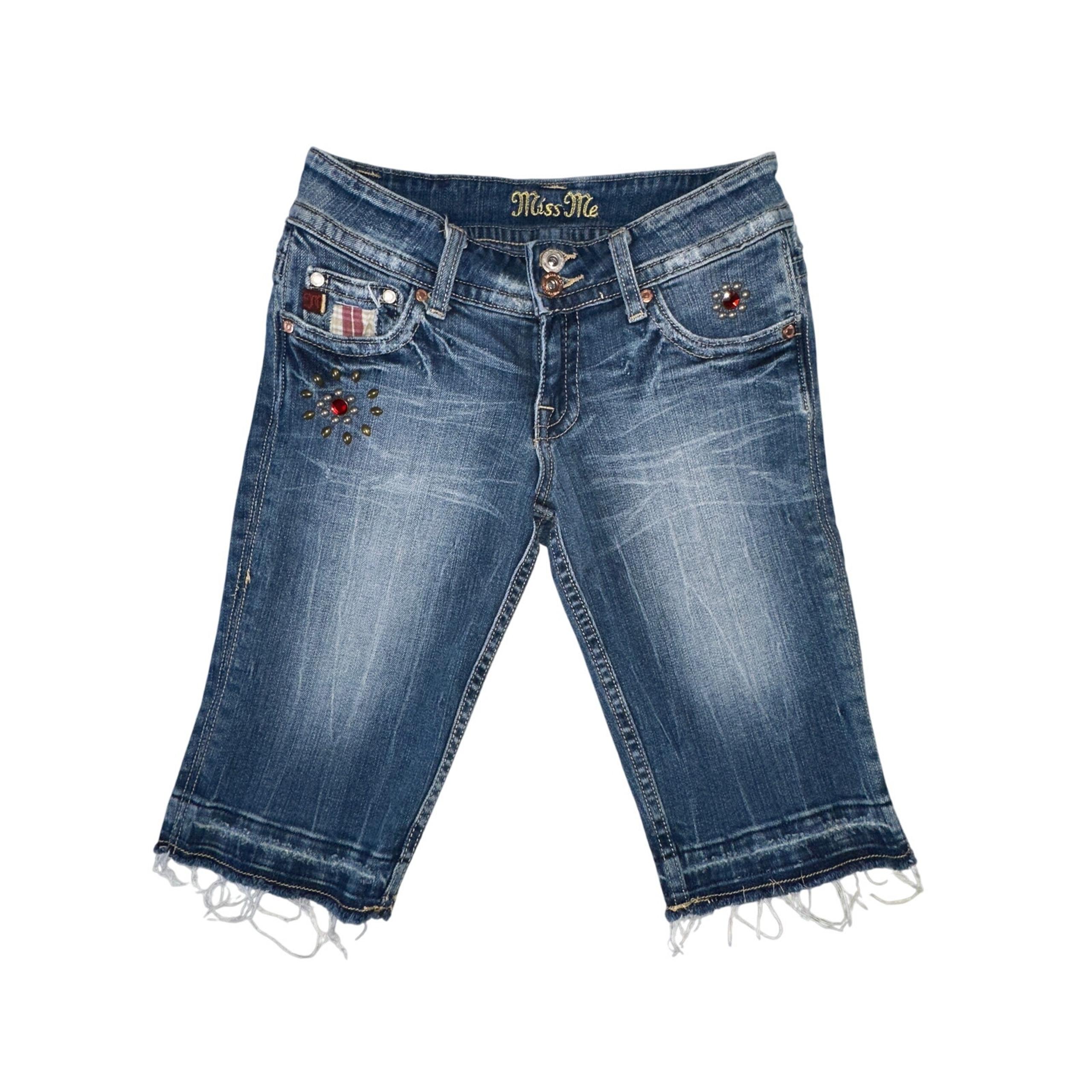 Miss Me Irene Bermuda Shorts Women’s Size 26 Denim Jean Crops Distressed Studs