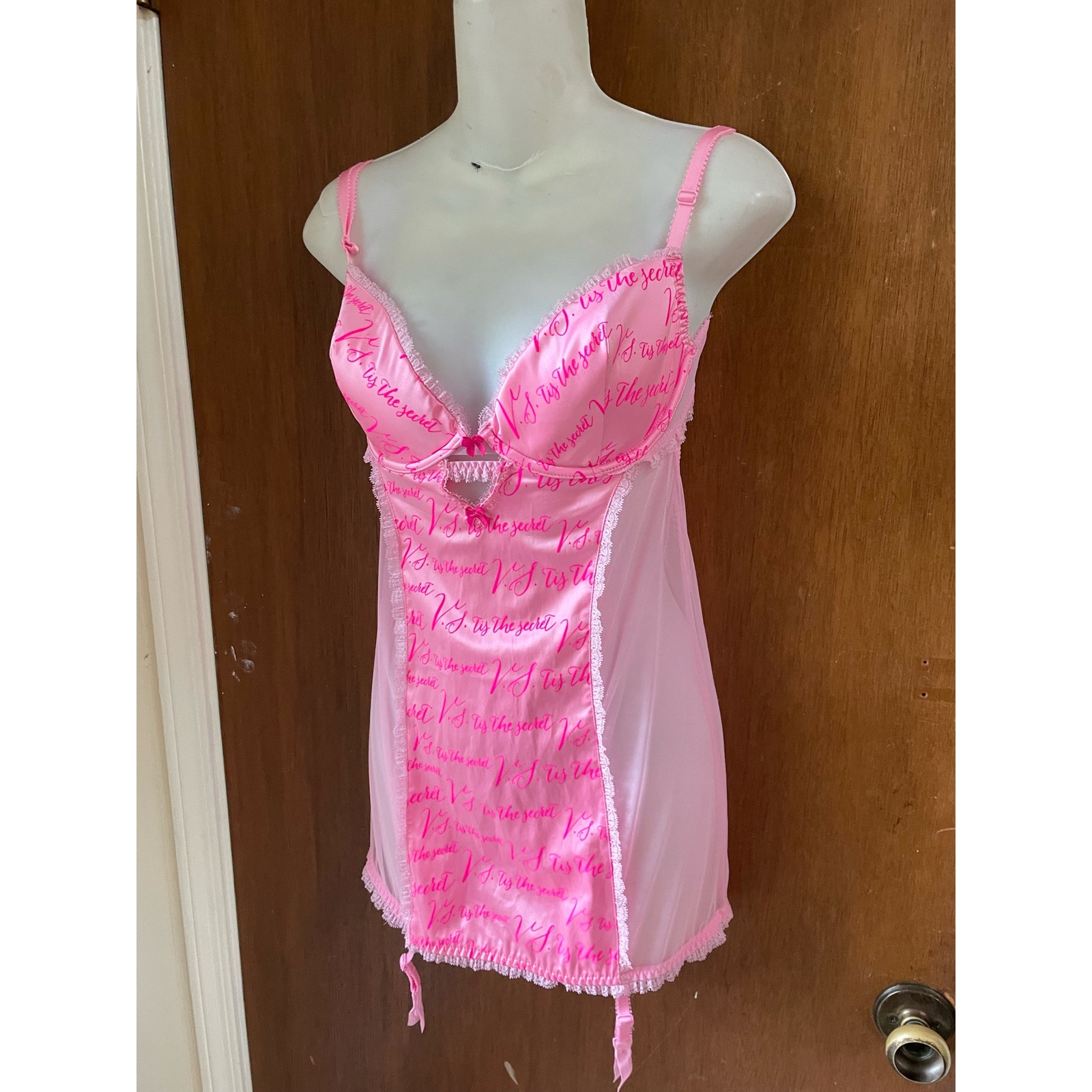 VS Fashion Show NYC 2015 negligee