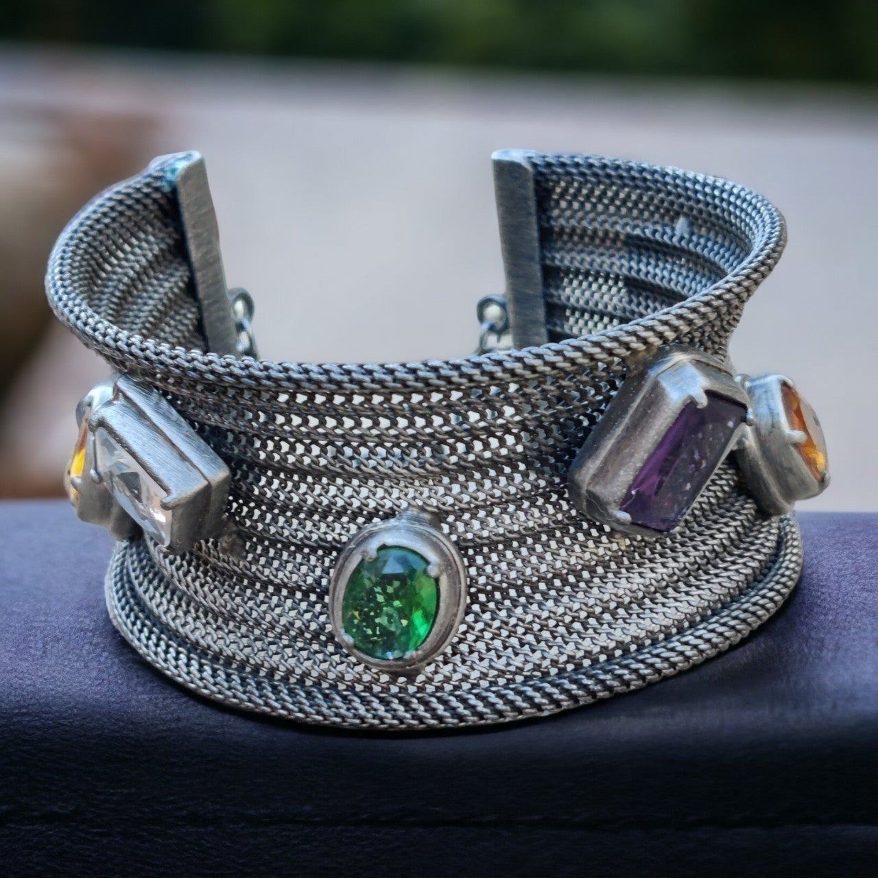 Rare and unusual vintage mesh Vaseline/Uranium Glass and gemstone bracelet
