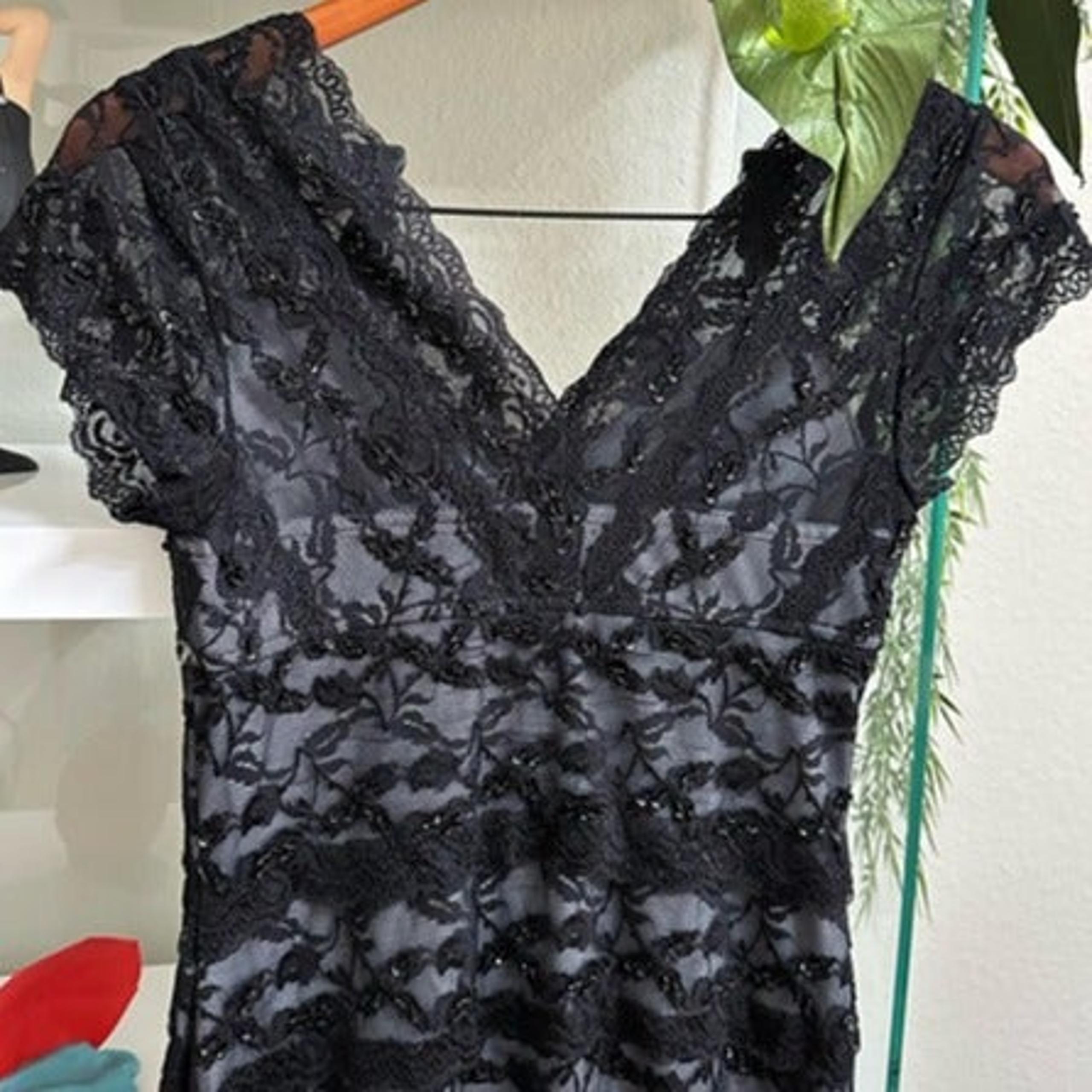 Marina Black Lace Short Sleeve V-Neck Knee Length Women's Dress MSRP:$250