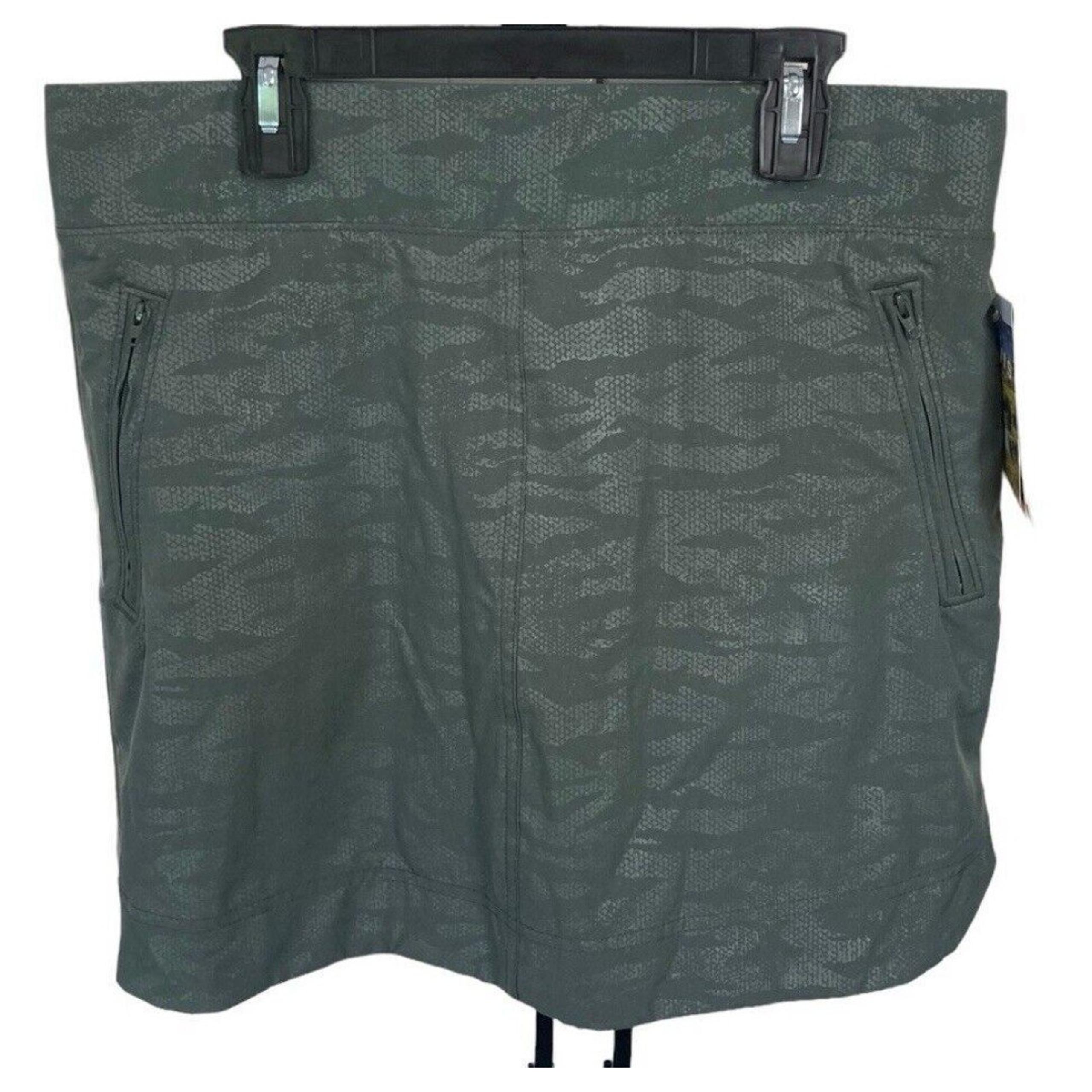 Orvis Travel Skort Size Small Green Camo Embossed Print