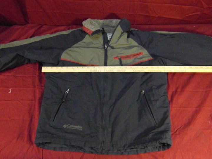 szSMALL YOUTH COLUMBIA SPORTSWEAR WINTER COAT IG 356