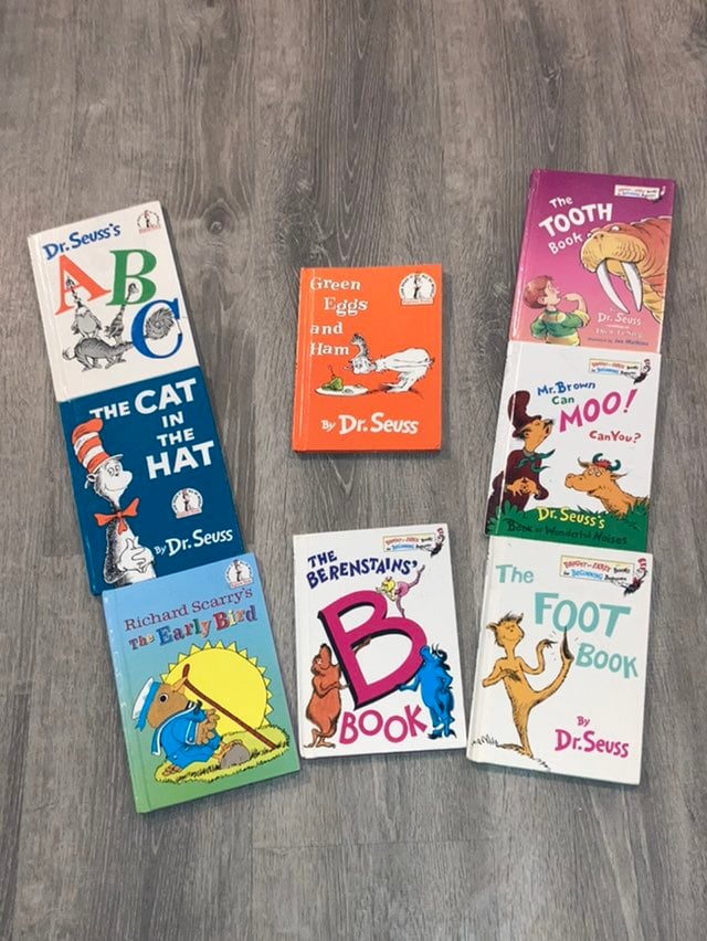 8 Dr Seuss classic Books great conditio