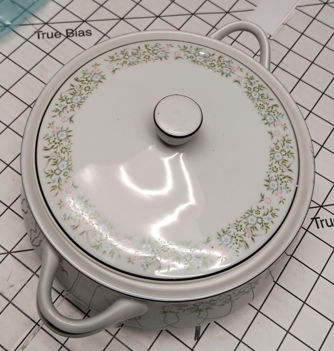 Vintage. Taihei. Fine China Bowl