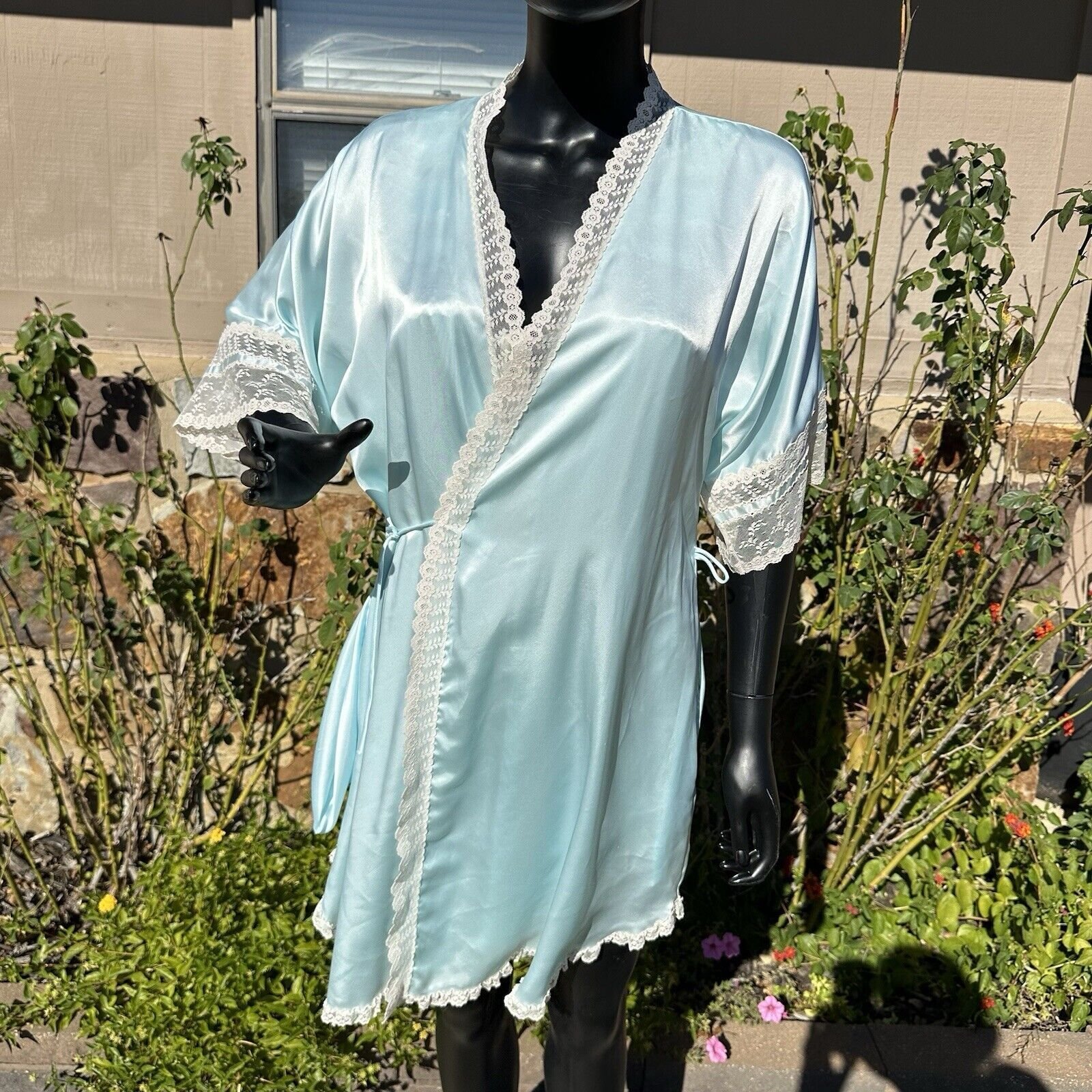 Vintage Miss Elaine Nightgown And Robe Matching Set Blue Lace Feminine USA