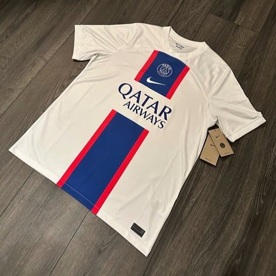Nike Men's Kylian Mbappé Paris Saint-Germain 2022/23 Away Player Jersey