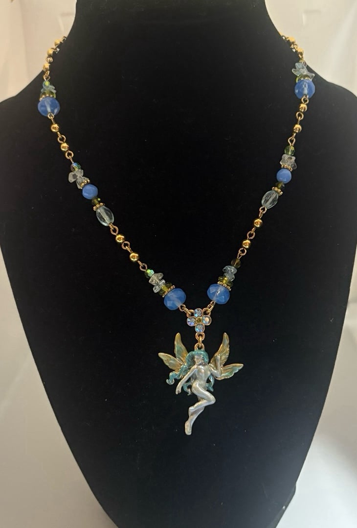 VINTAGE KIRKS FOLLY FAIRY NECKLACE