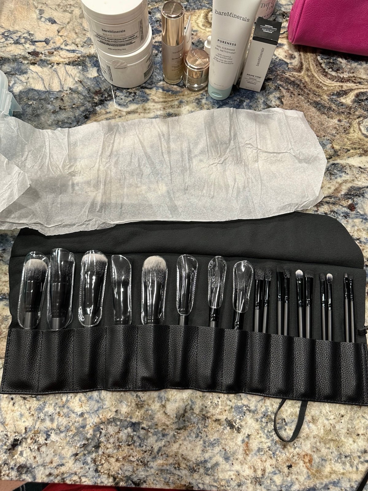 NWT e.l.f 19 brush set roll up case