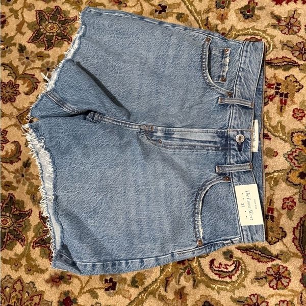 Abercrombie the Loose” Short