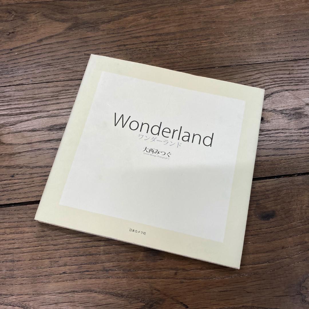 Mitsugu Onishi Wonderland Photobook 4817921102