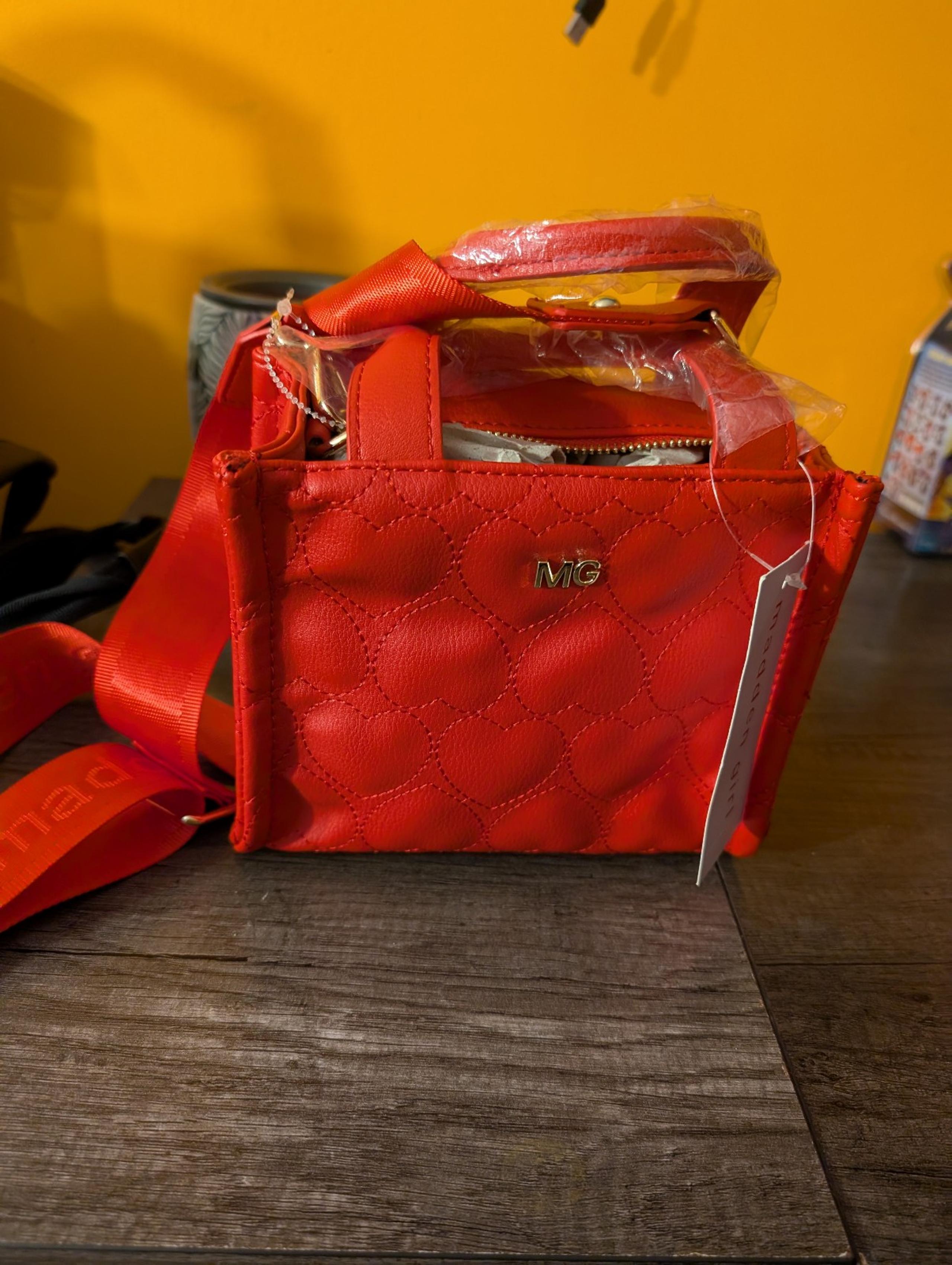 Madden Girl Red Square Crossbody Bag 6x7x3.5inches NWT