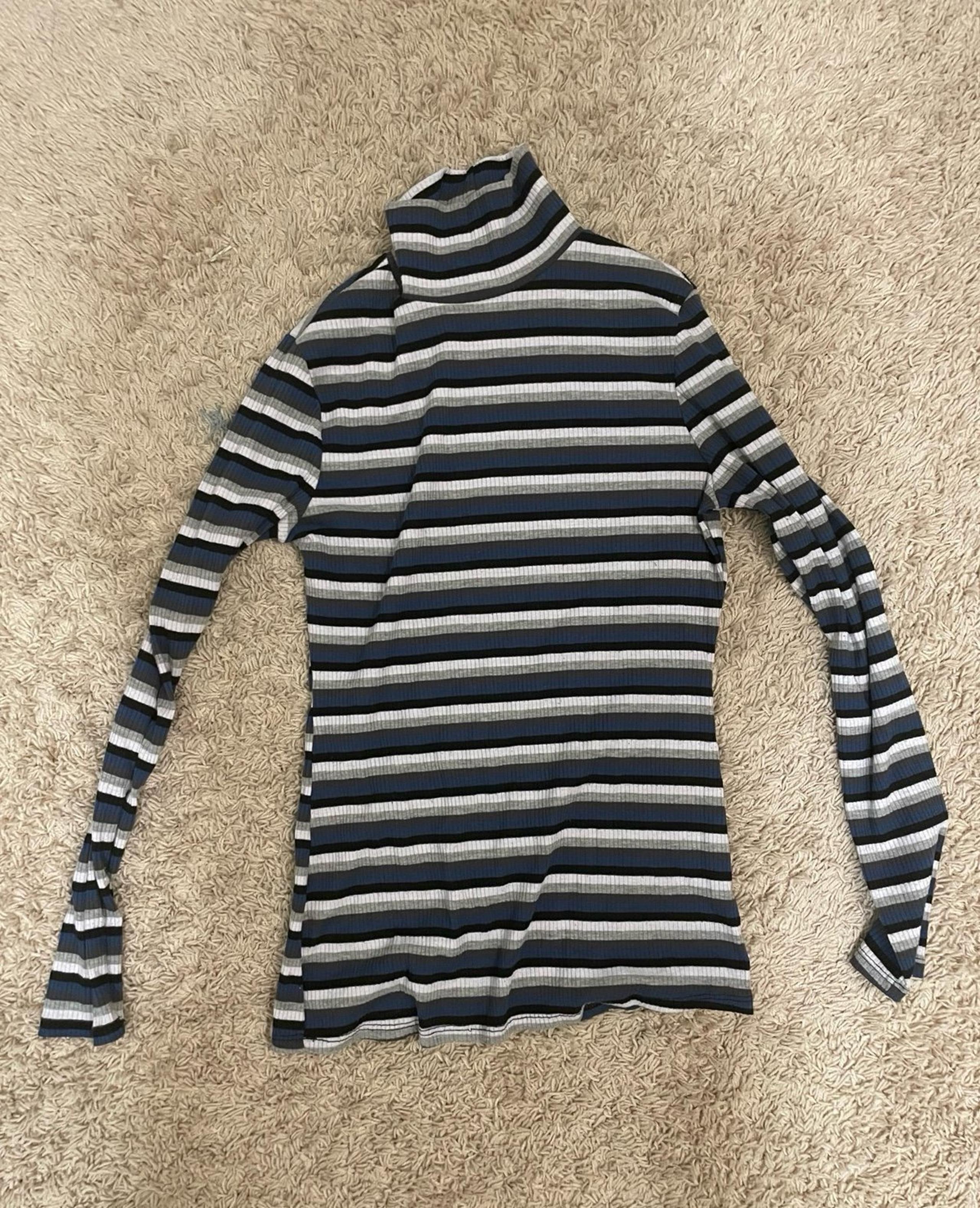 stripe turtleneck shirt