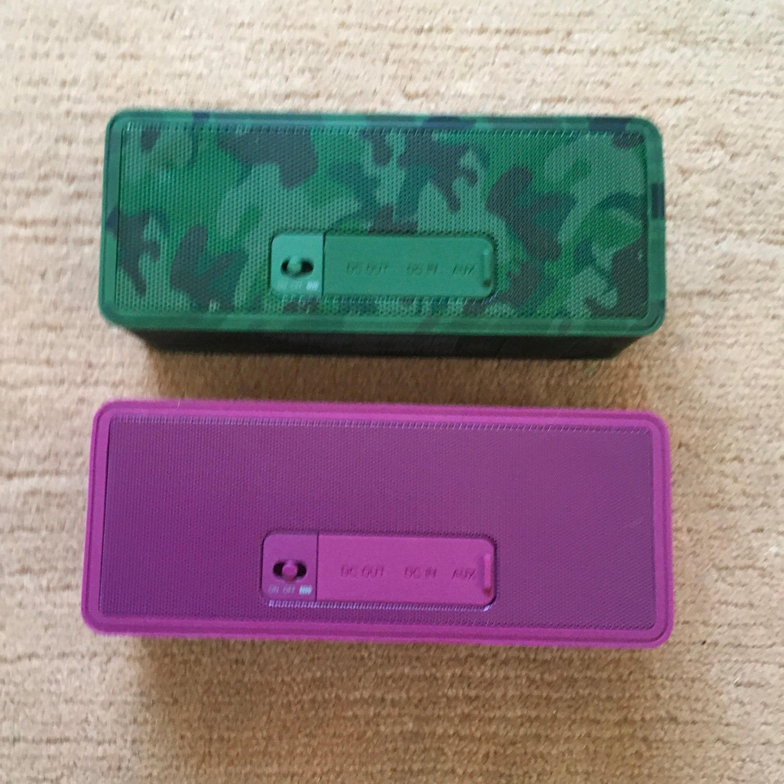 Insignia Wireless Bluetooth Speaker Pink and Green 2 Piece