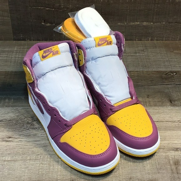 Jordan - Air Jordan 1 Kids Size 6Y