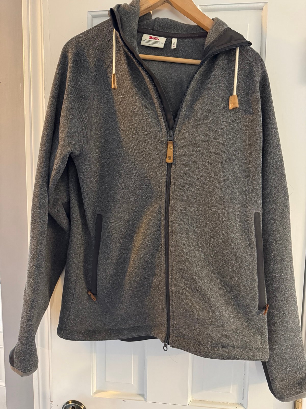 Fjallraven ovik fleece hoodie - grey men’s size medium