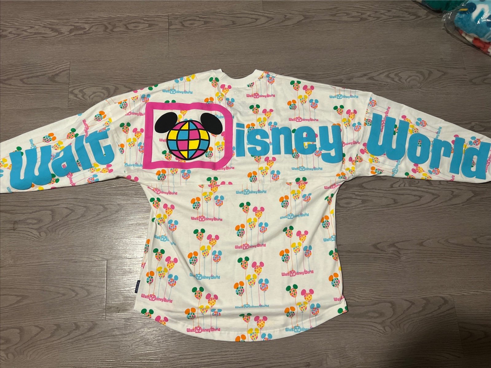 Walt Disney World 50th Anniversary Vault Collection Balloon Spirit Jersey Medium