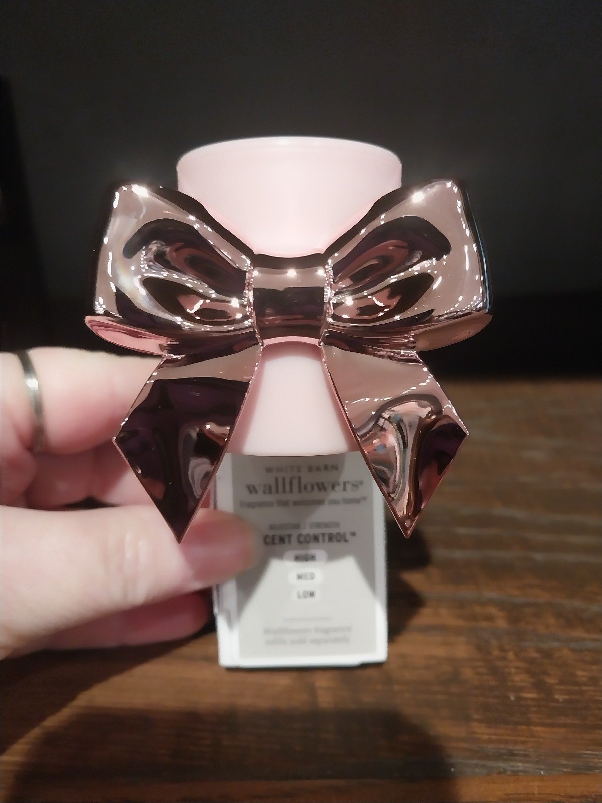 Pink bow wallflower warmer
