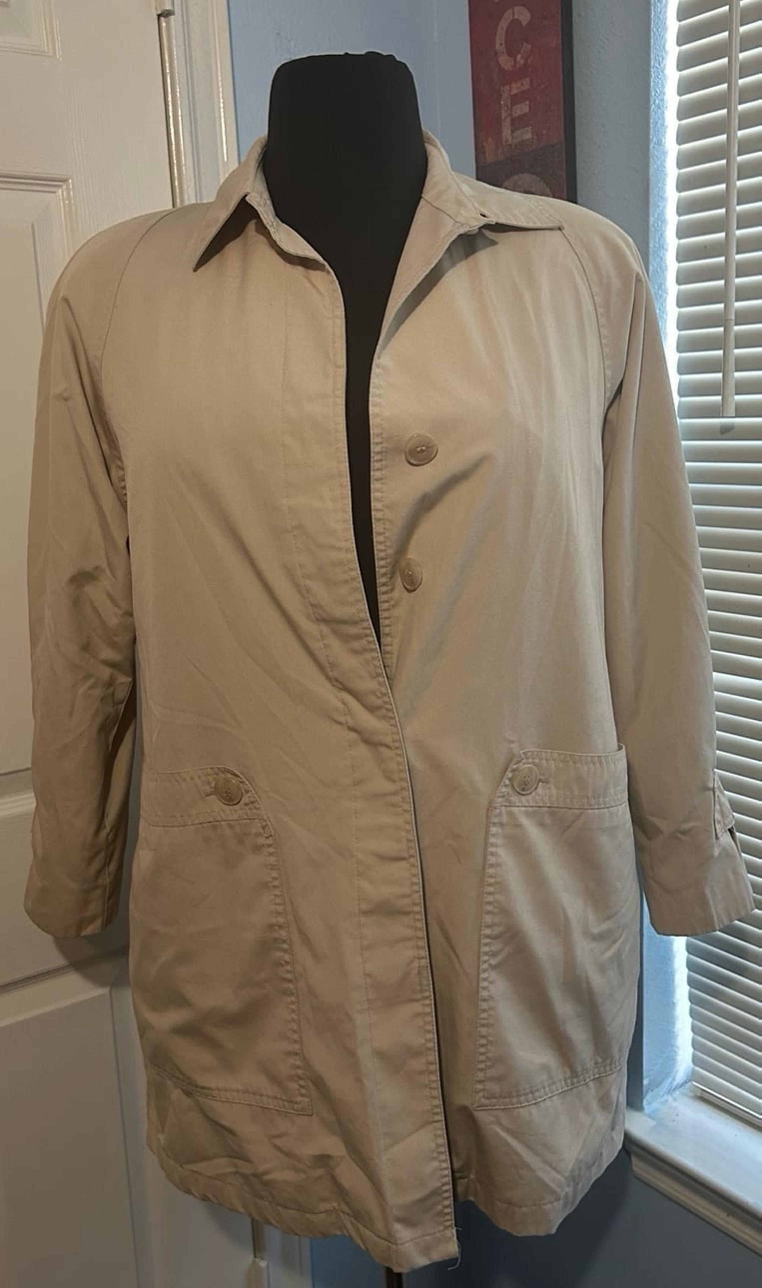 London Fog Women’s Solid Beige Collar Button Down Zipper w/Pockets Coat Size 12