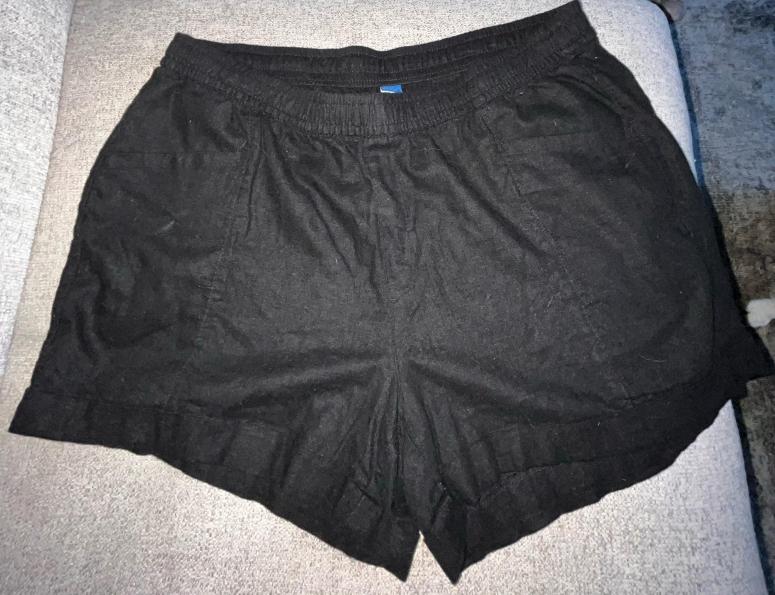 Old navy linen shorts with pockets