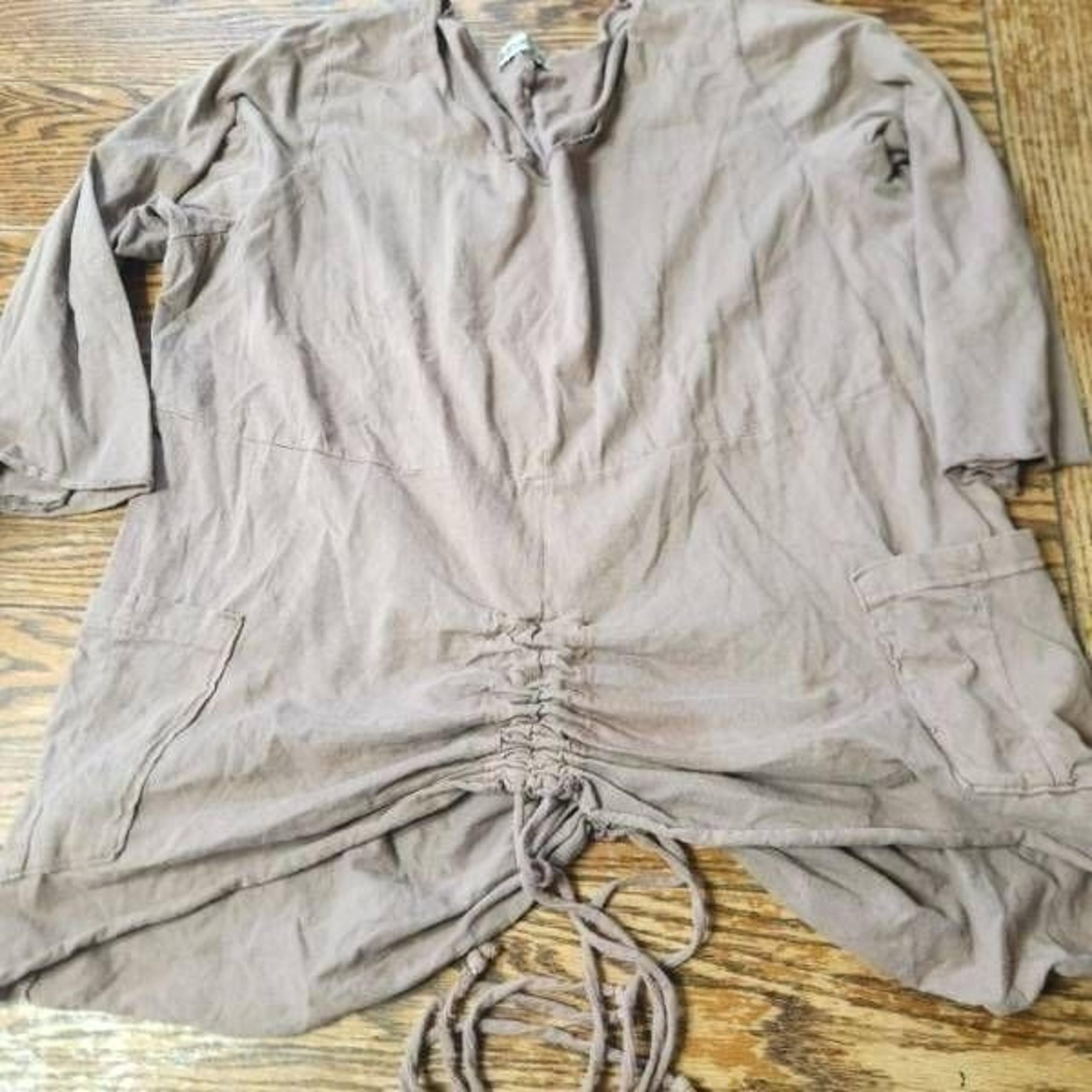 Blue Fish brown long sleeve top