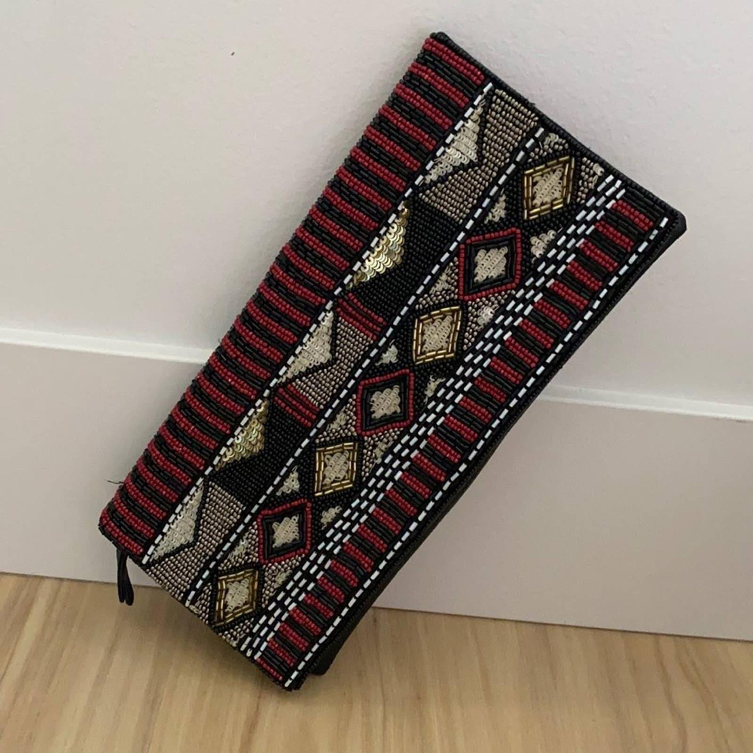 BCBG Bcbgeneration Red Black Sequins beads Clutch Gold Women’s envelope bag