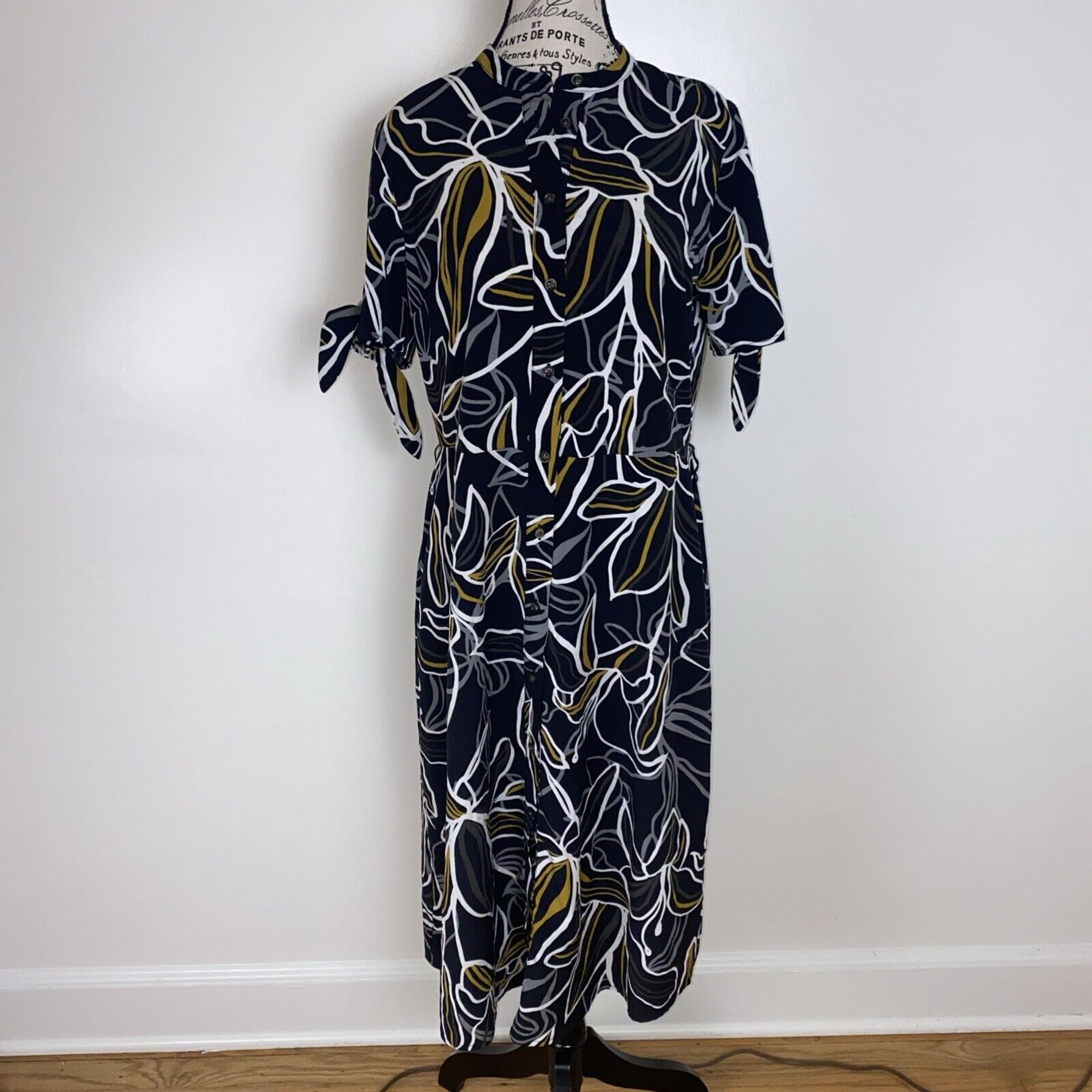 Who What Wear Women's Medium Shirtdress Short Sleeve Midi Black Floral