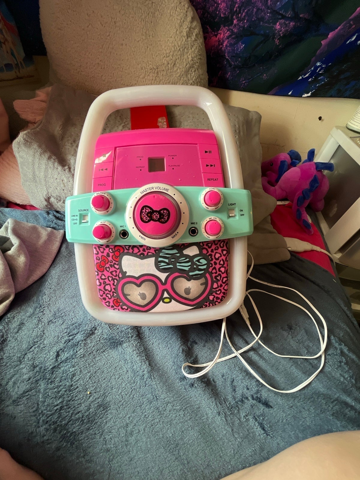 Light-up Hello Kitty Karaoke Machine (2015)