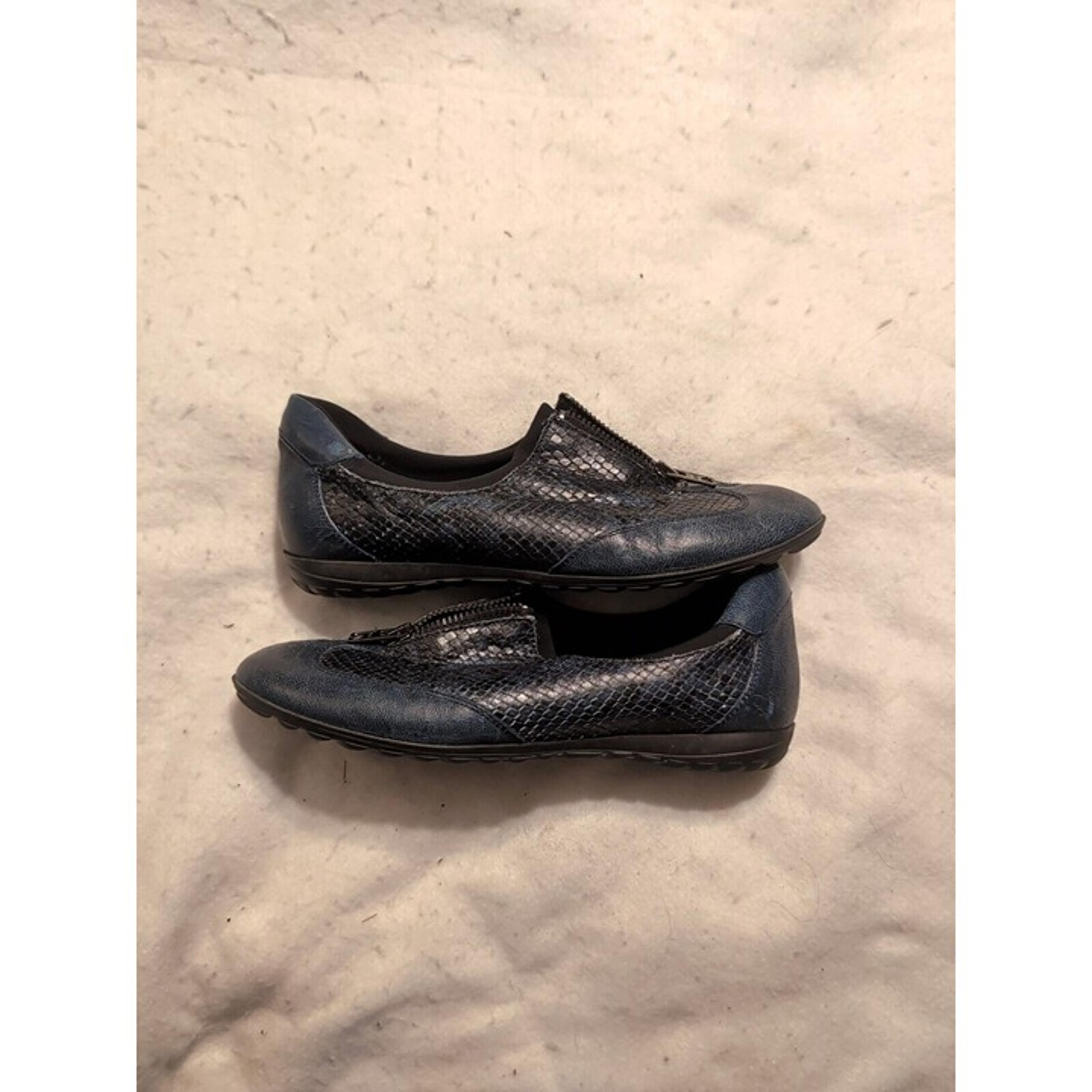 Sesto Meucci Blue Hovercraft  Top Zip Snake Print Slip On Shoes Size 7 Women's