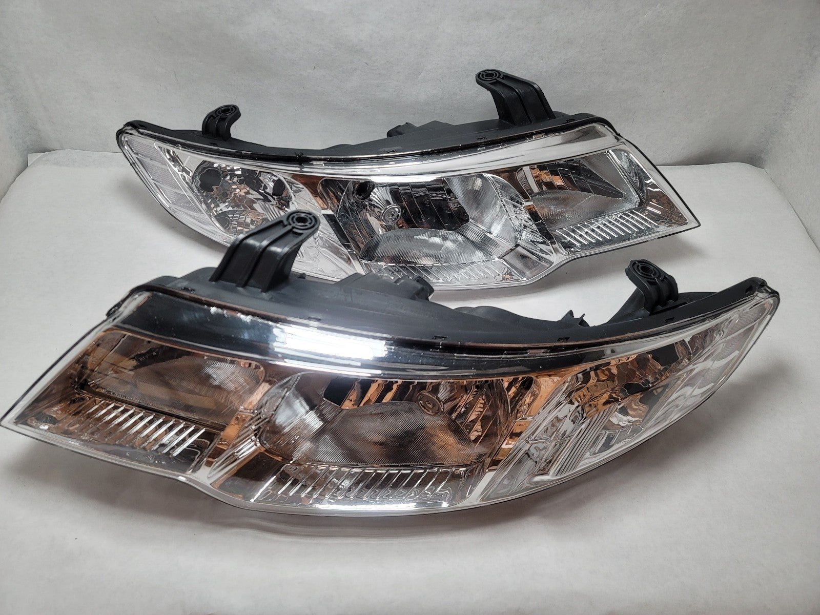 headlights For 10-13 Kia Forte Chrome Headlights Lamps Left+Right Set