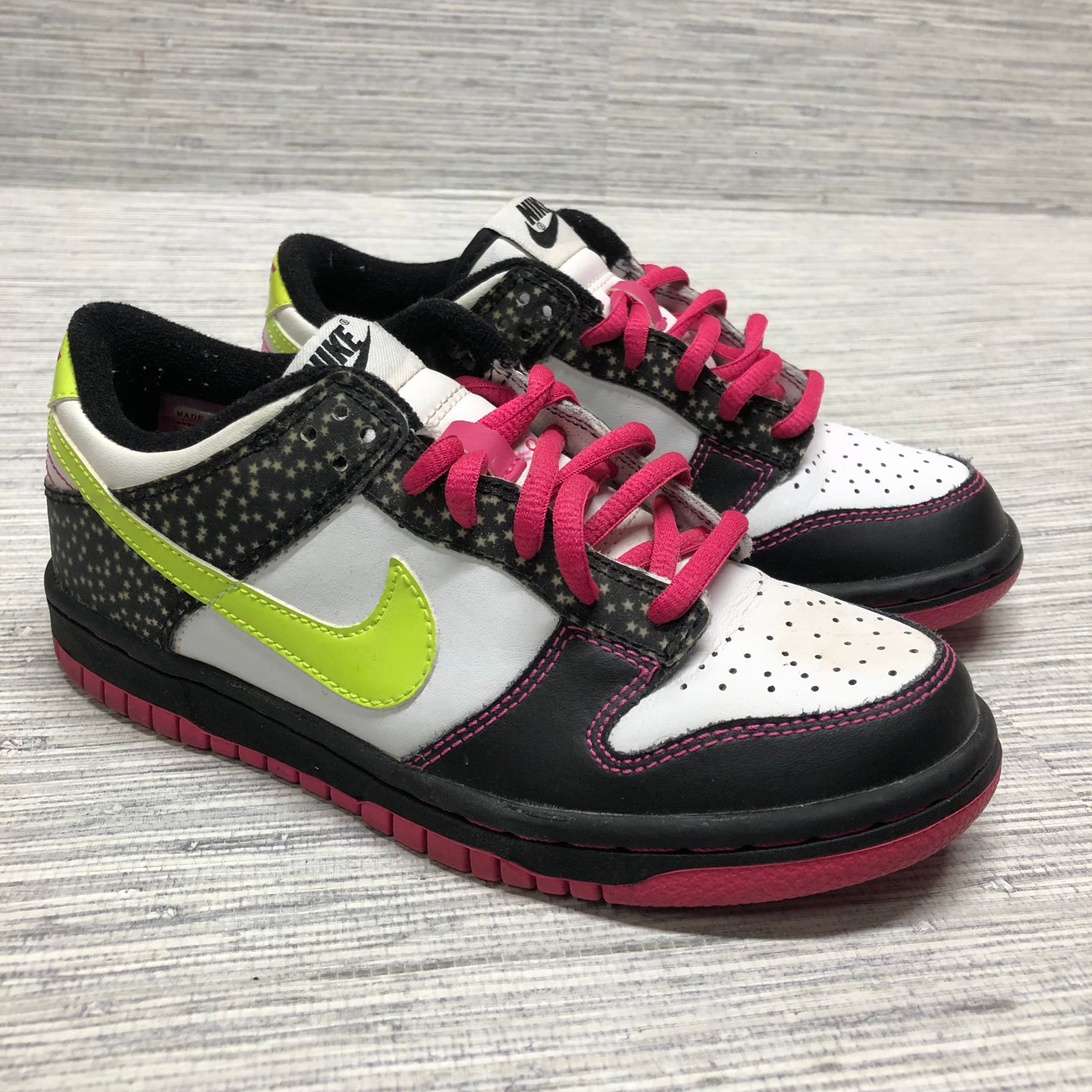 Nike Dunk Low Volt Pink Stars Safari 309601-174 GS 2009 Release Size 3.5Y