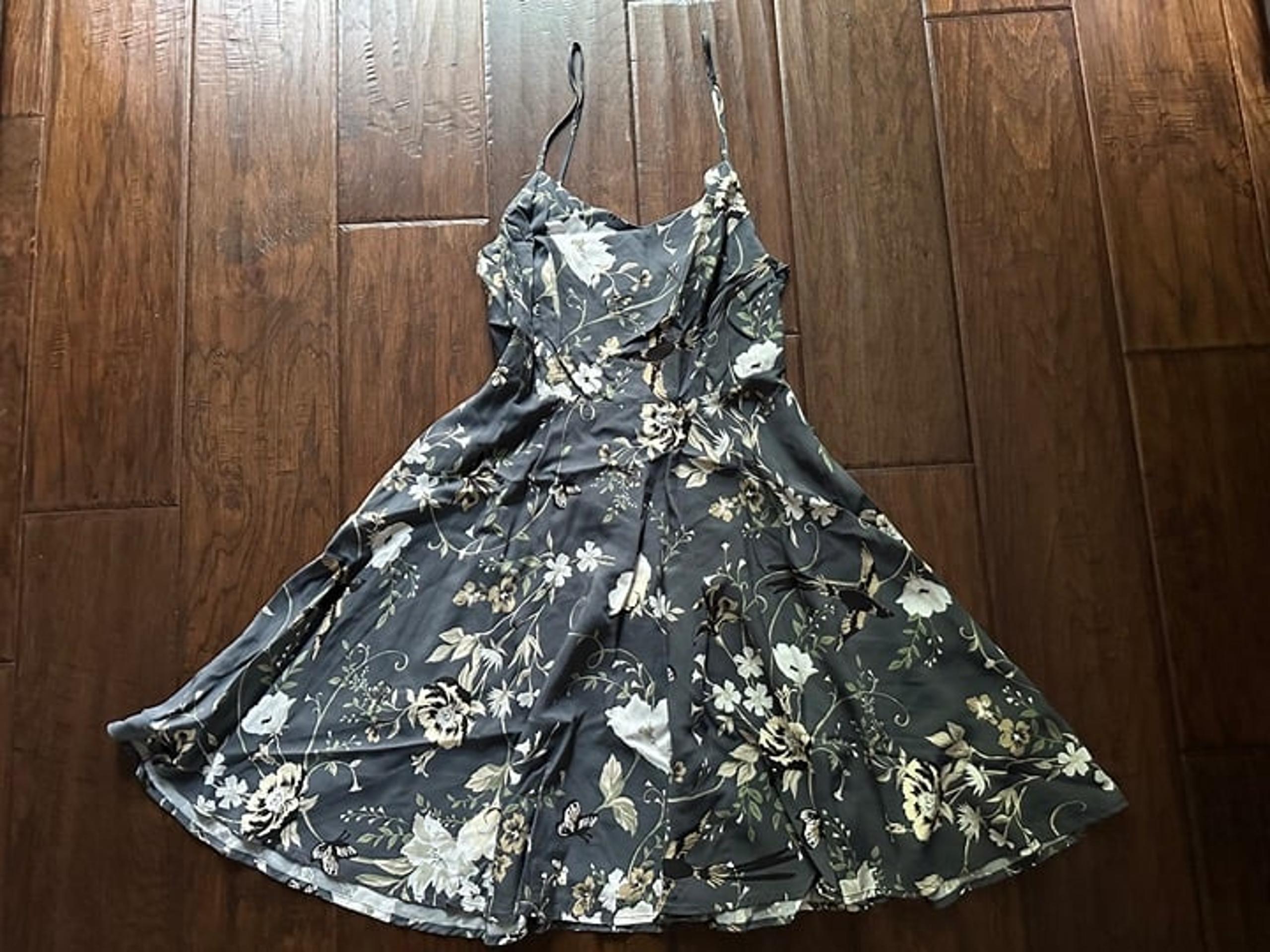 Old Navy Dress Slate Grey w/ Earth Tone Flowers Zip Side Size Medium Like NEW!