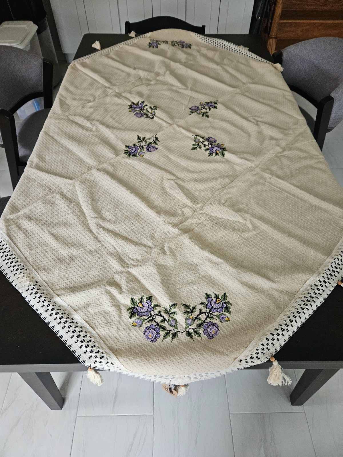 Turkish floral embroidered square table cloth NWT