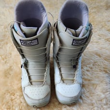 Burton Mint Snowboard Boots Women's size 10 white with purple accents