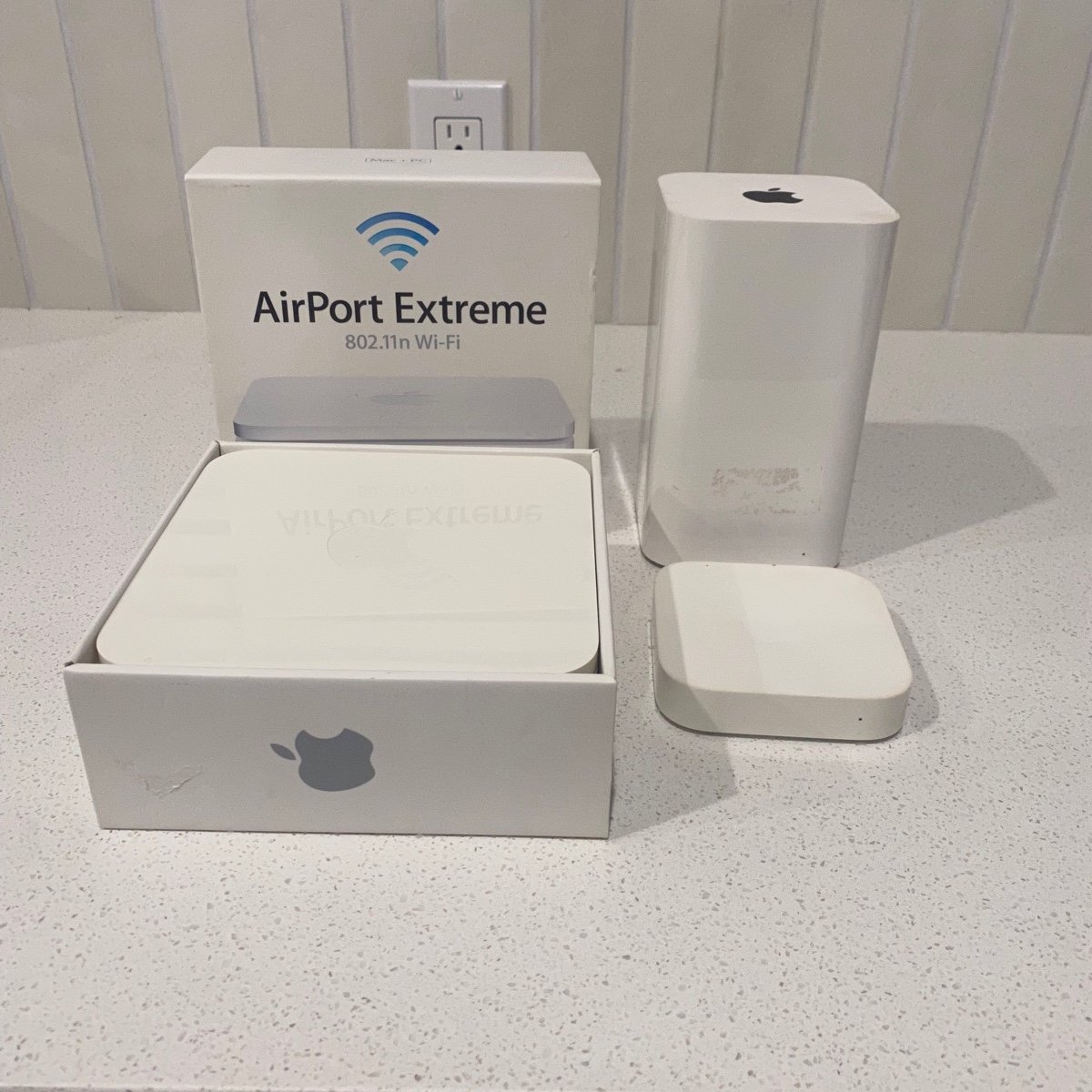 Apple A1521 AirPort Extreme Base Station Express A1392 A1408 Bundle