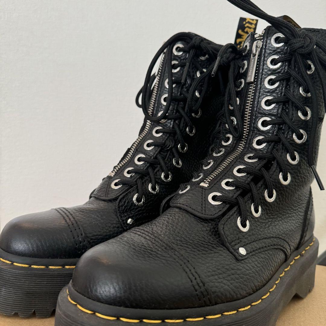 Dr. Martens Sinclair Hi Twist