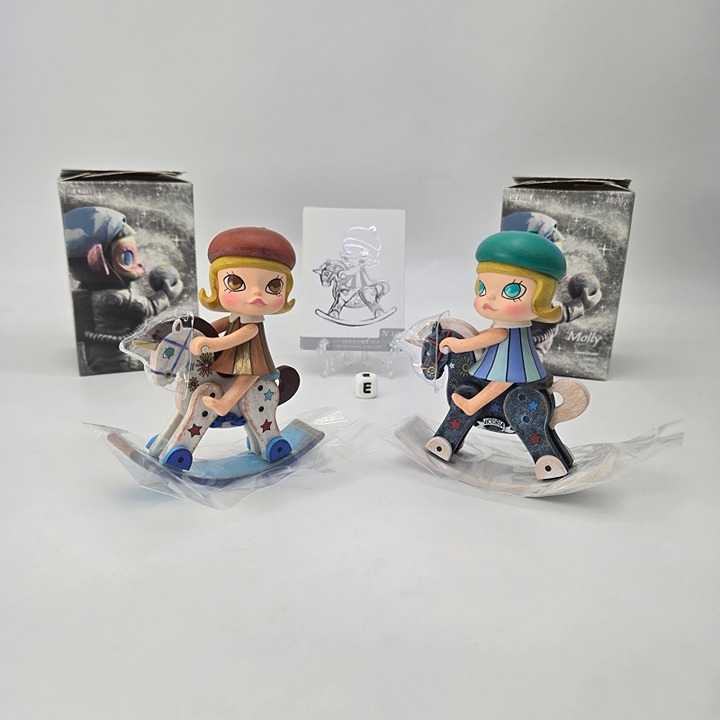 POPMART Molly Anniversary Statues Classical Retro (MOLLY & Unicorn) 2pc