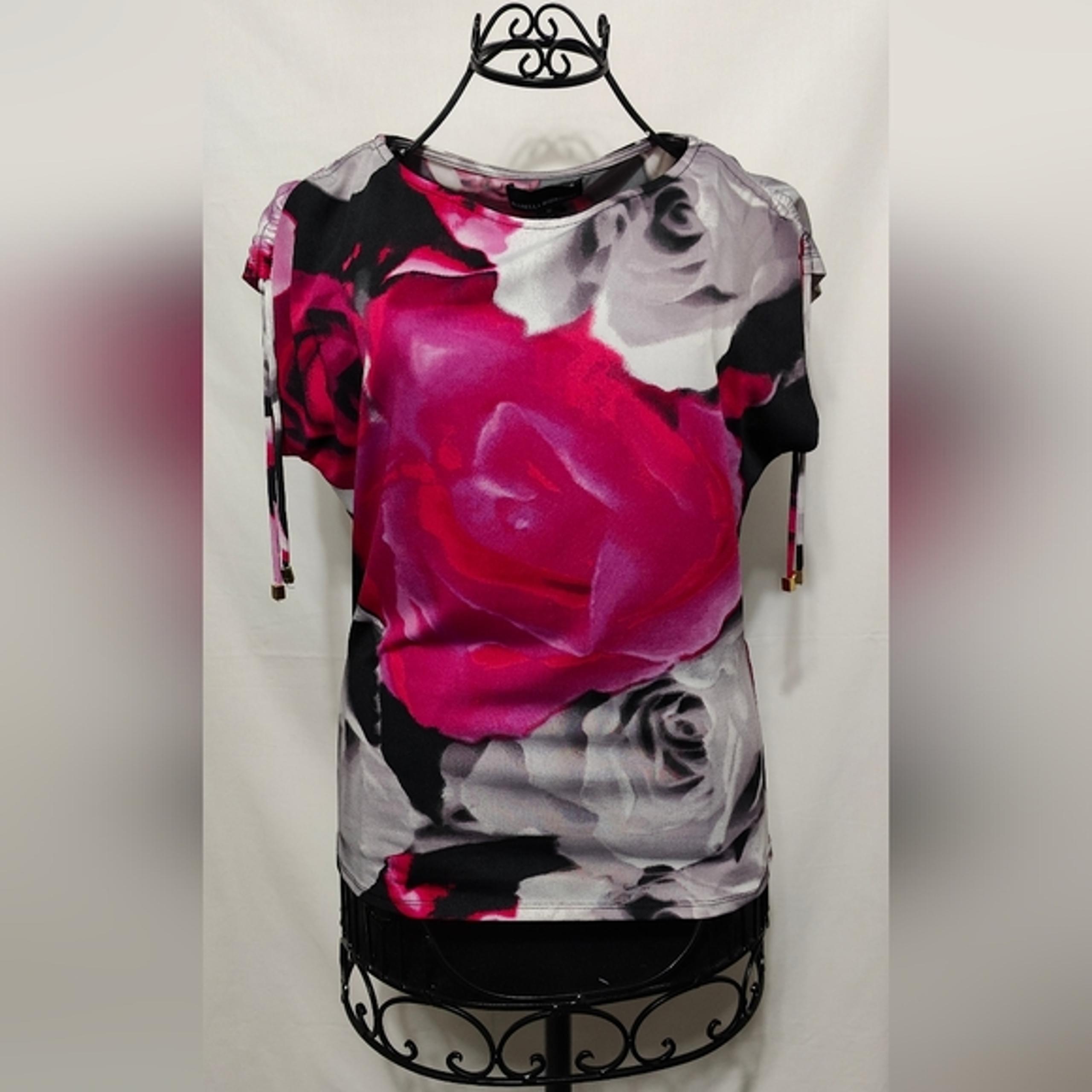 Isabella Rodriguez, Floral Design, Medium, NWT