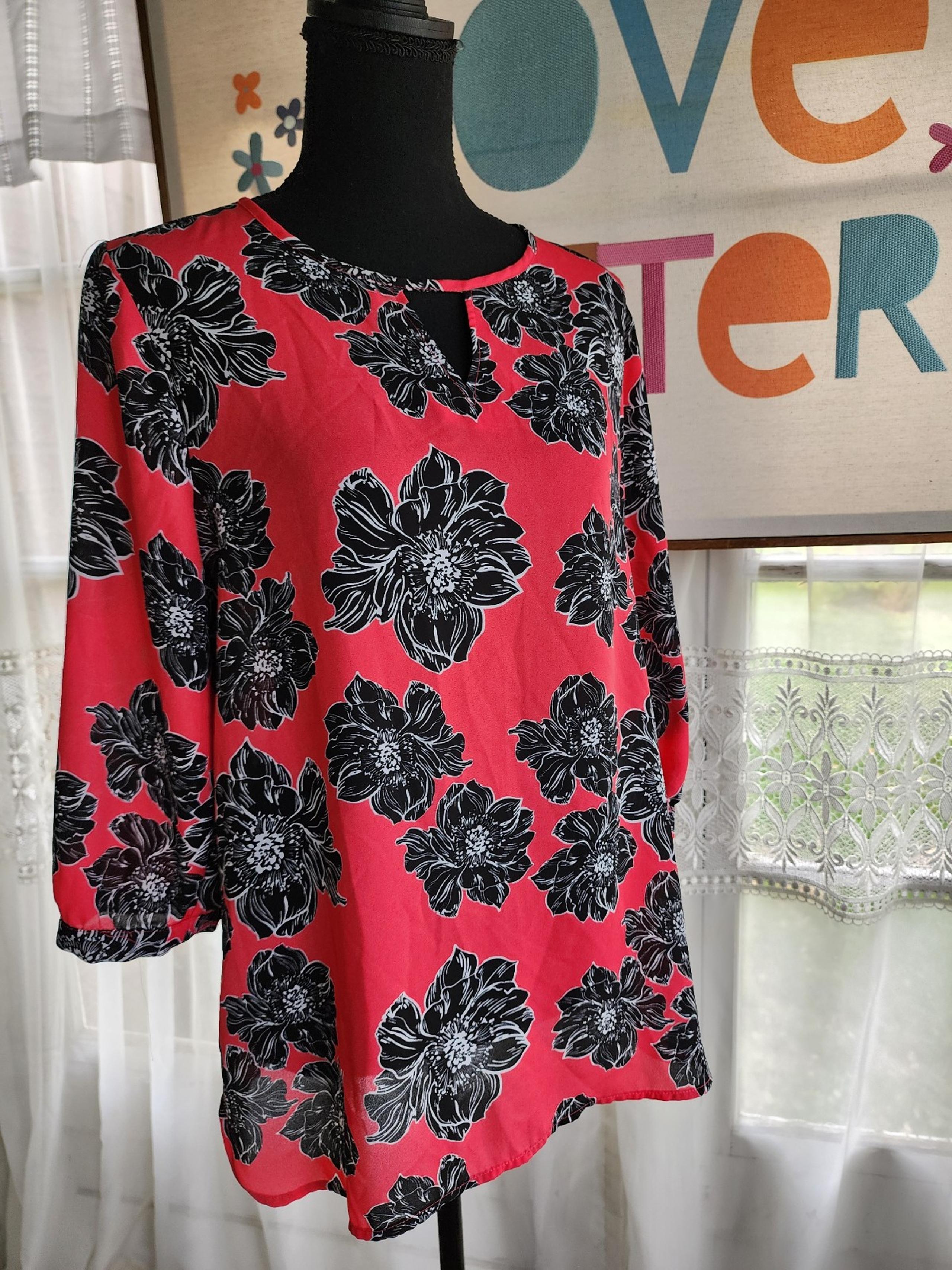 116 - Laura Scott LS Tunic Small