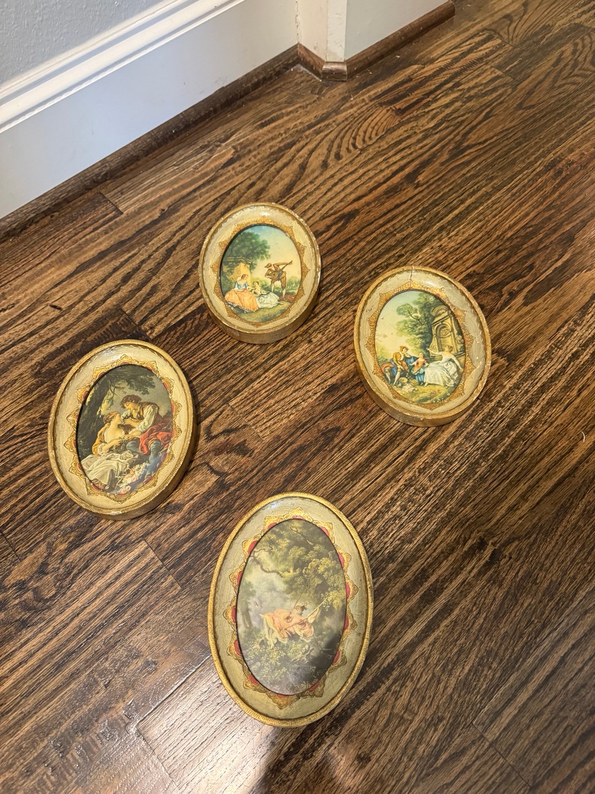 (4) Vintage Italian Florentine Oval Print with gold Frames Made in Italy