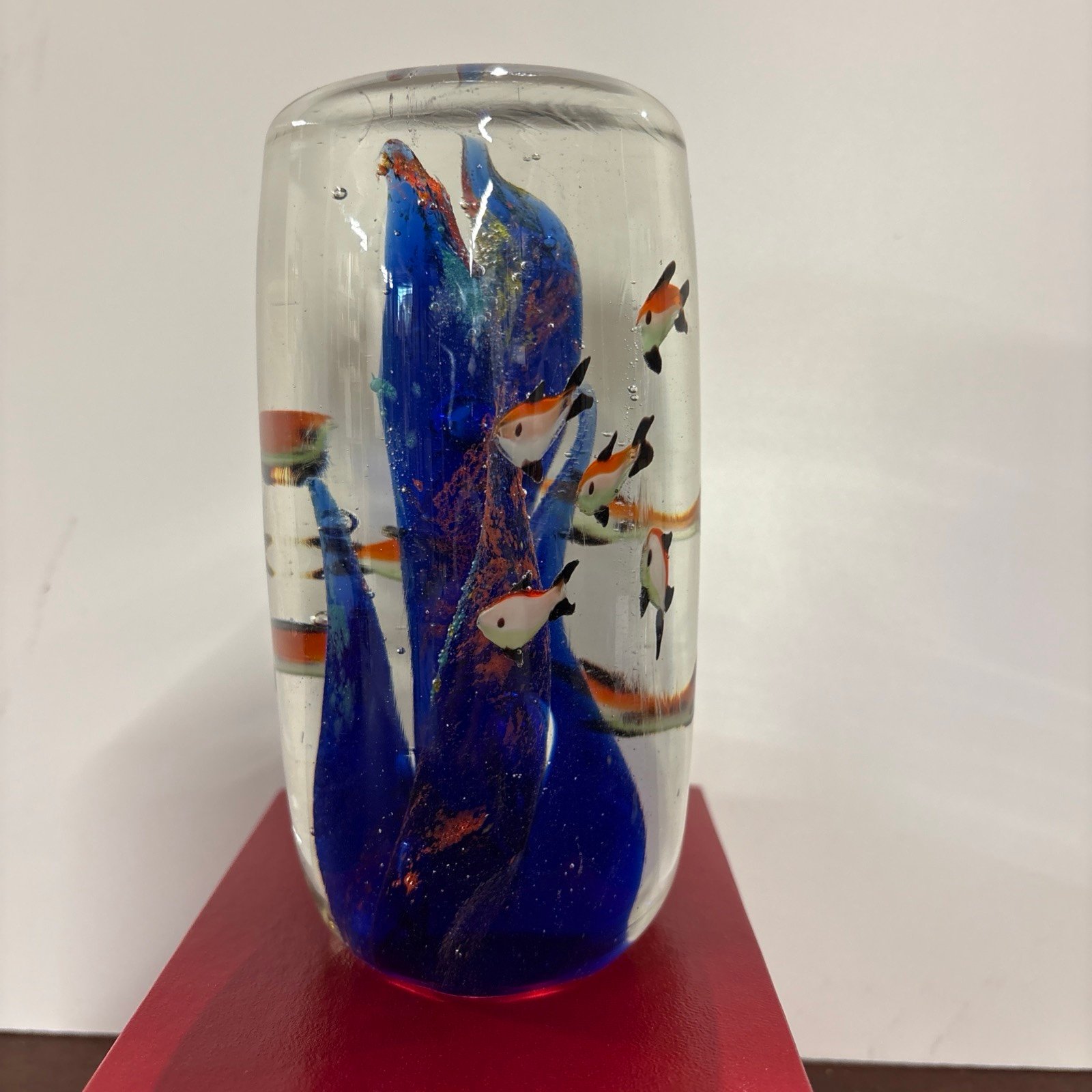 Aquarium paper weight