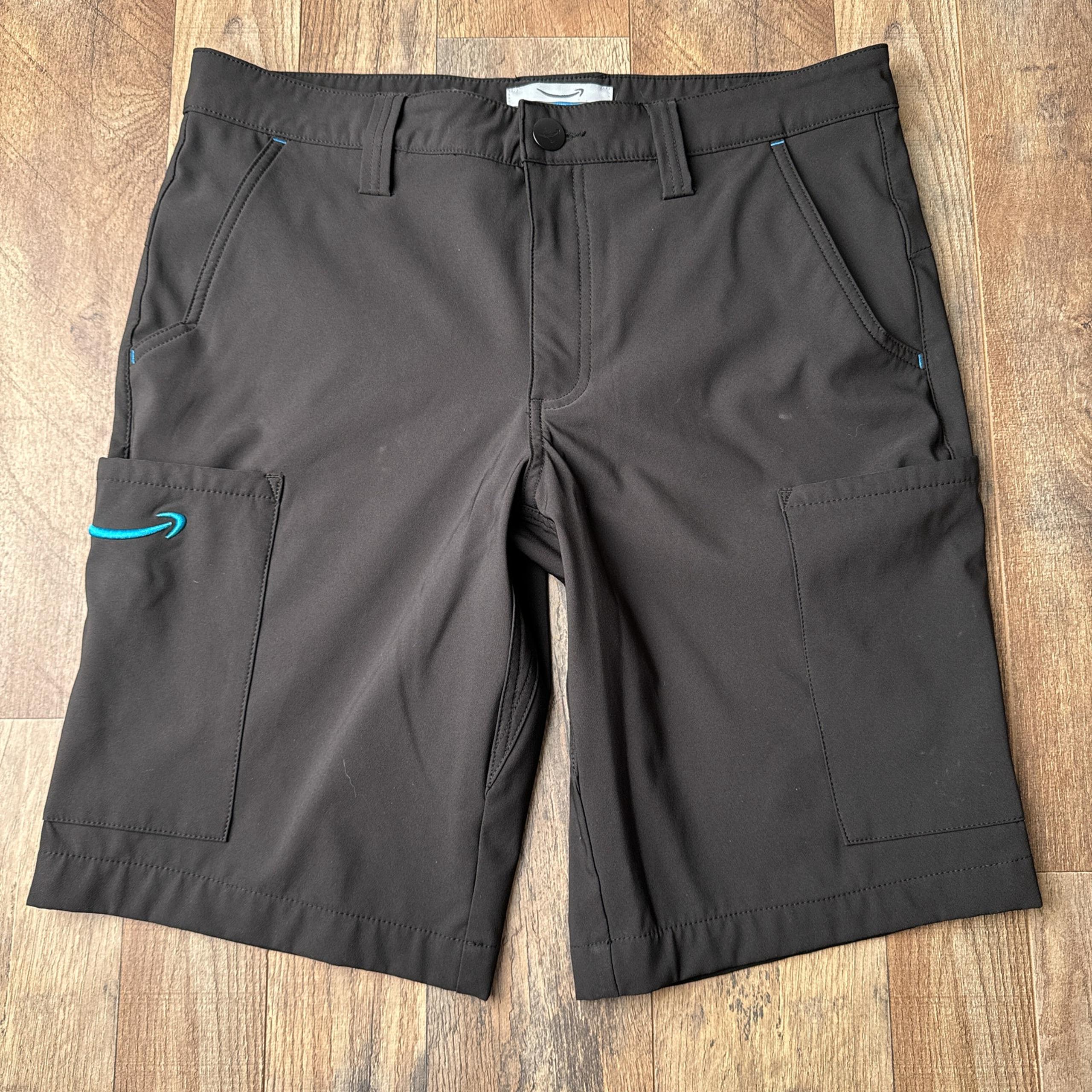 Amazon Employee Shorts Men's Size Small Black Workwear Luly Yang Pockets 4440