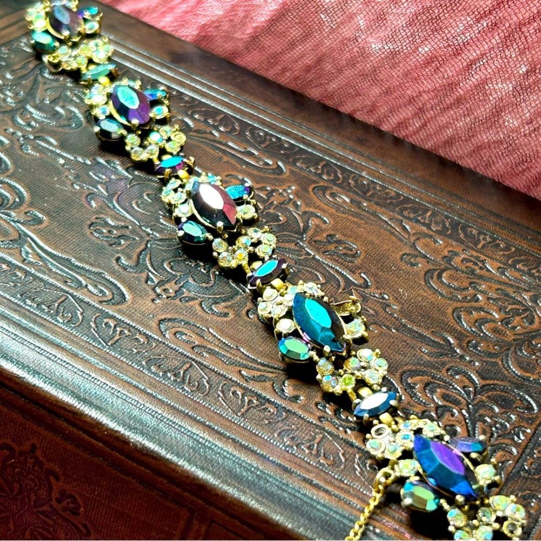 RARE Signed Vintage HOLLYCRAFT 1955 Purple Rhinestone Ornate Bracelet