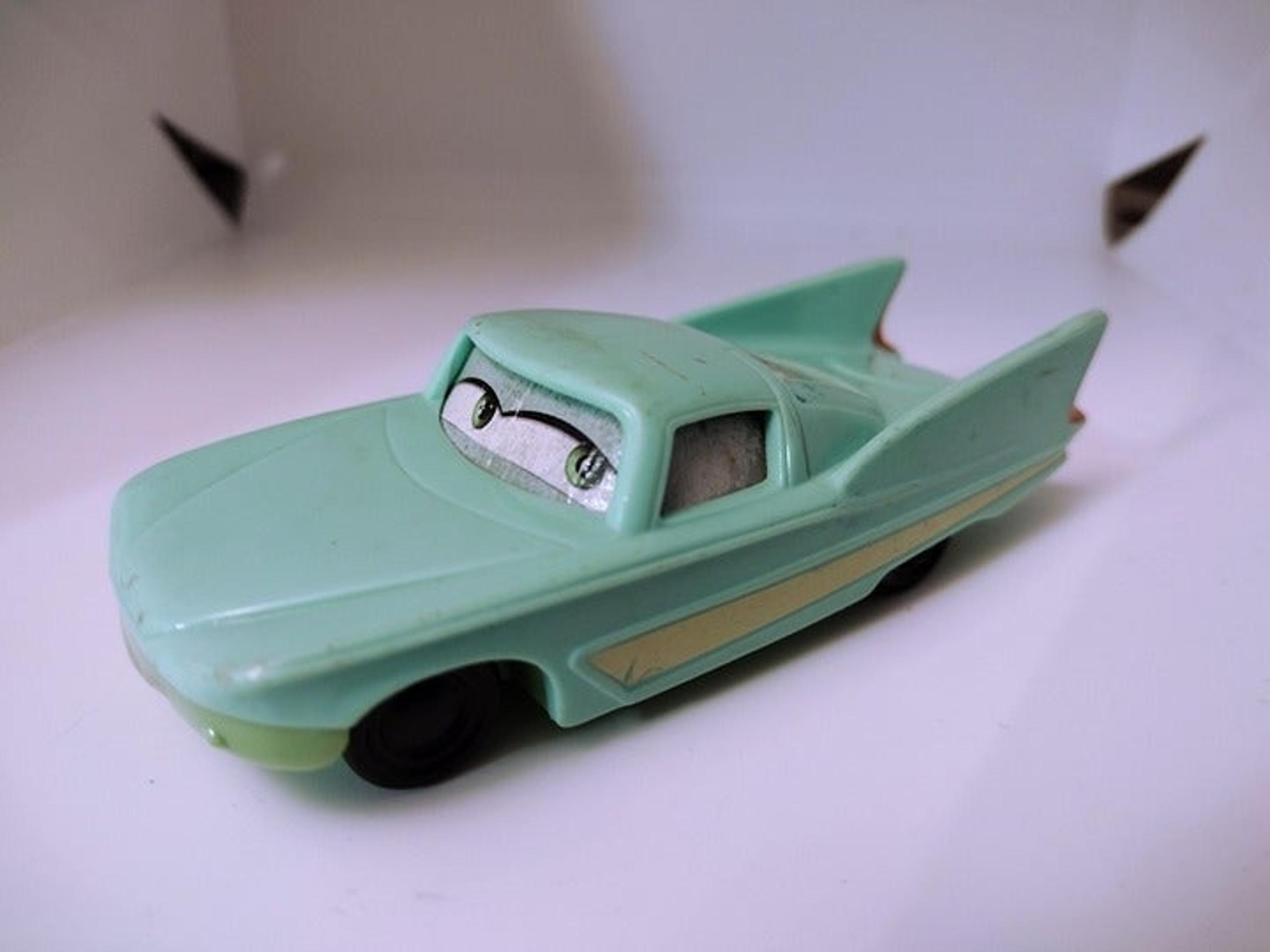 2006 4" Disney CARS Movie Mc Donald's edition Cadillac