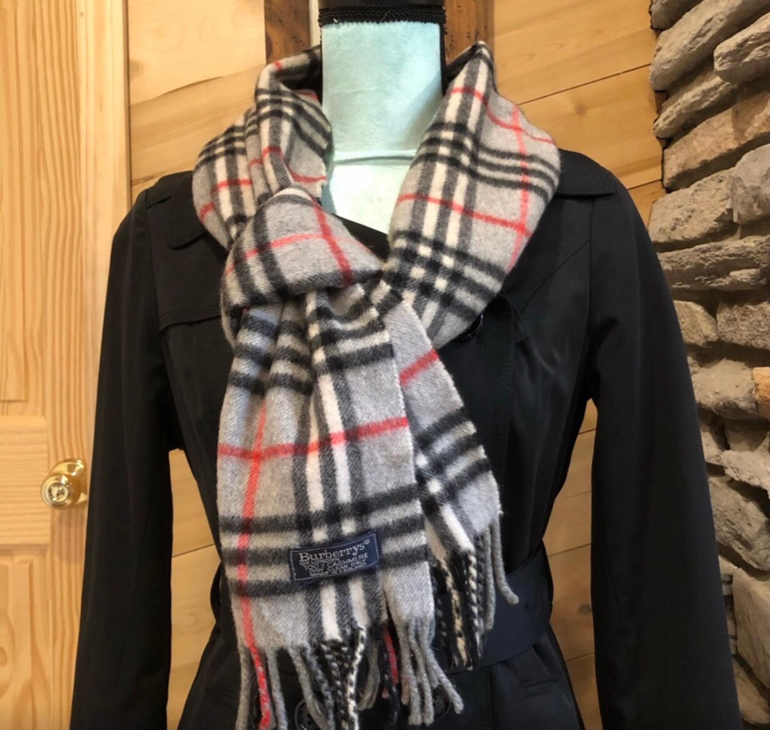 Burberry 100% cashmere scarf