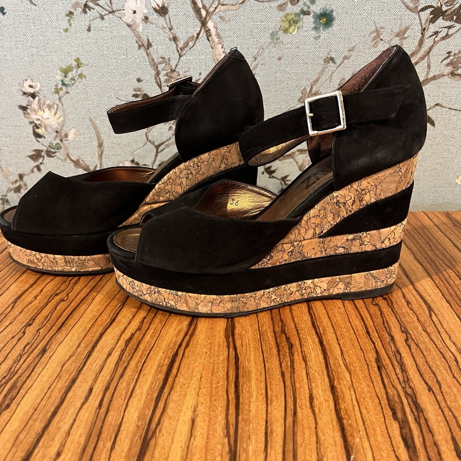 Terry de Havilland D-Havz Platform Wedge Sandals Black Suede / Cork Sz 36 / 5.5