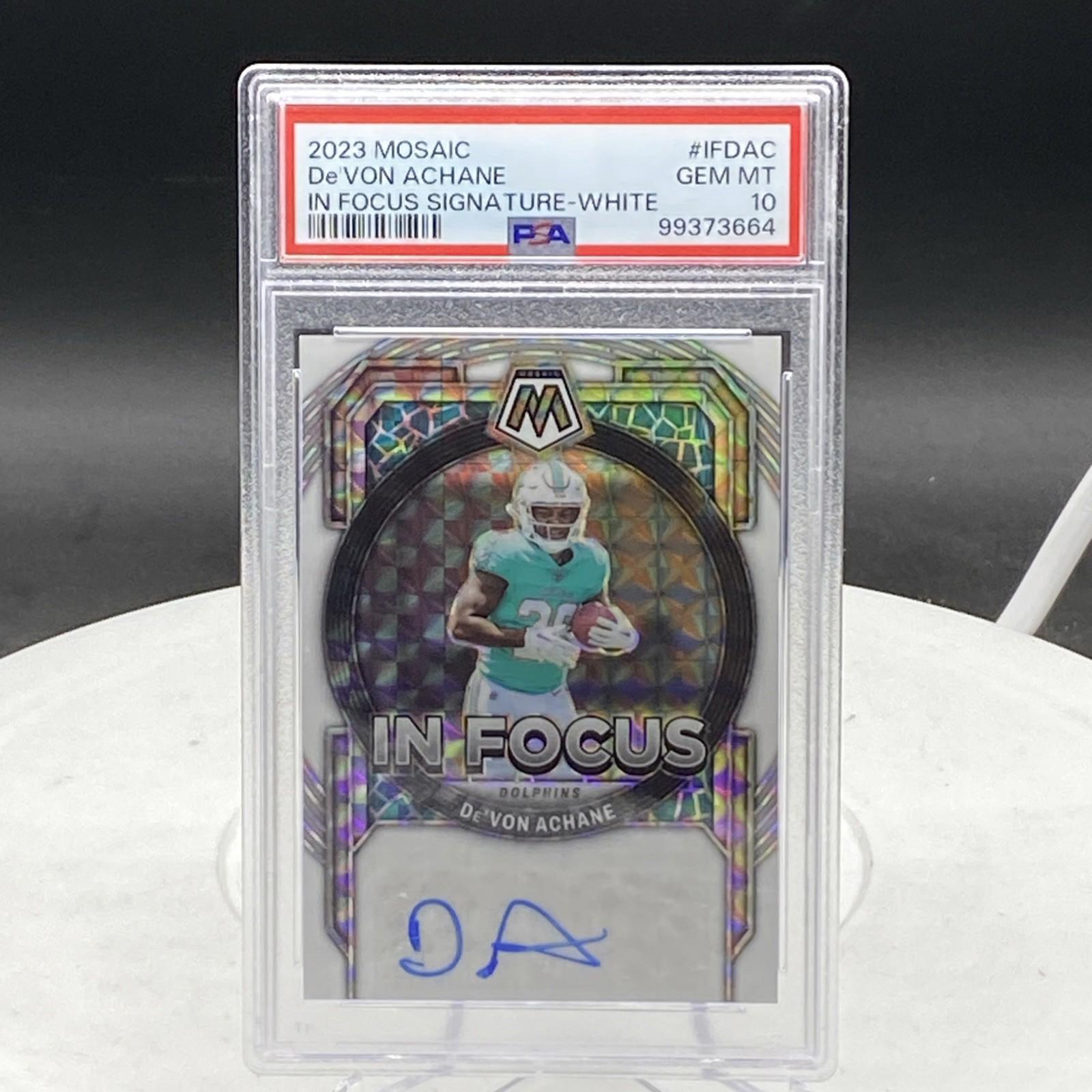 Devon Achane 2023 Mosaic In Focus White Auto#5/25 Rookie PSA10 Miami Dolphins