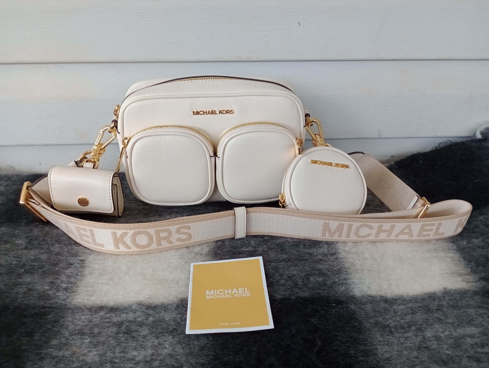MICHAEL KORS JET SET TRAVEL MEDIUM SHOULDER CROSSBODY BAG WITH COIN WALLET