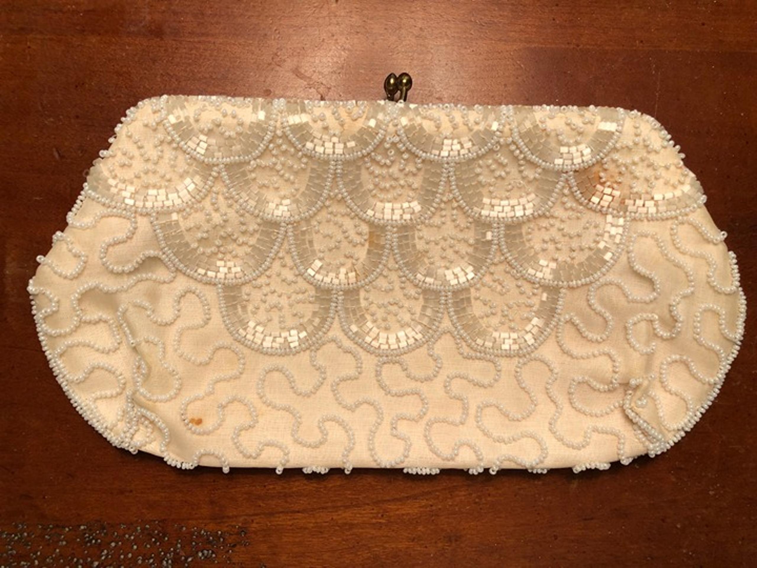 VINTAGE HANDBAG PURSE CLUTCH - IVORY BEADED on SILK - WALBORG MADE IN BELGIUM
